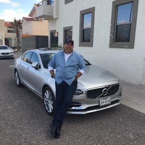 Meet your Posher, Maximo